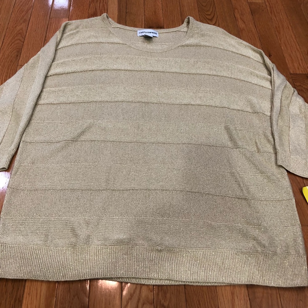 Ladies Sweater - Picture 2 of 3